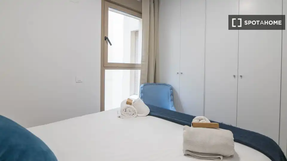 Habitación de Apartamento para compartir en El Puig de Santa Maria con Aire acondicionado, Terraza y Amueblado