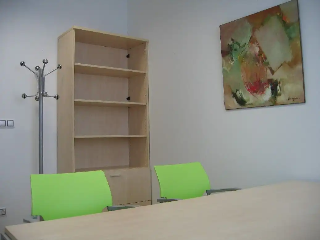 Büro zur Miete in Zarautz mit Klimaanlage, Heizung und Möbliert