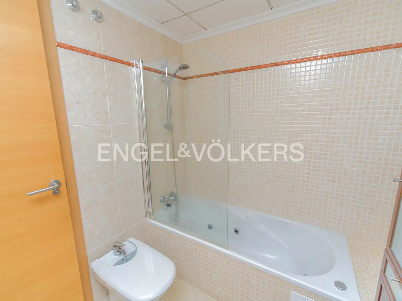 Baño de Casa adosada en venta en Mutxamel con Aire acondicionado, Calefacción y Jardín privado