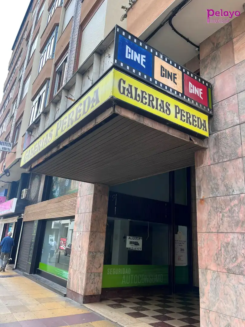 Local comercial en venda a Calle José María Pereda 59