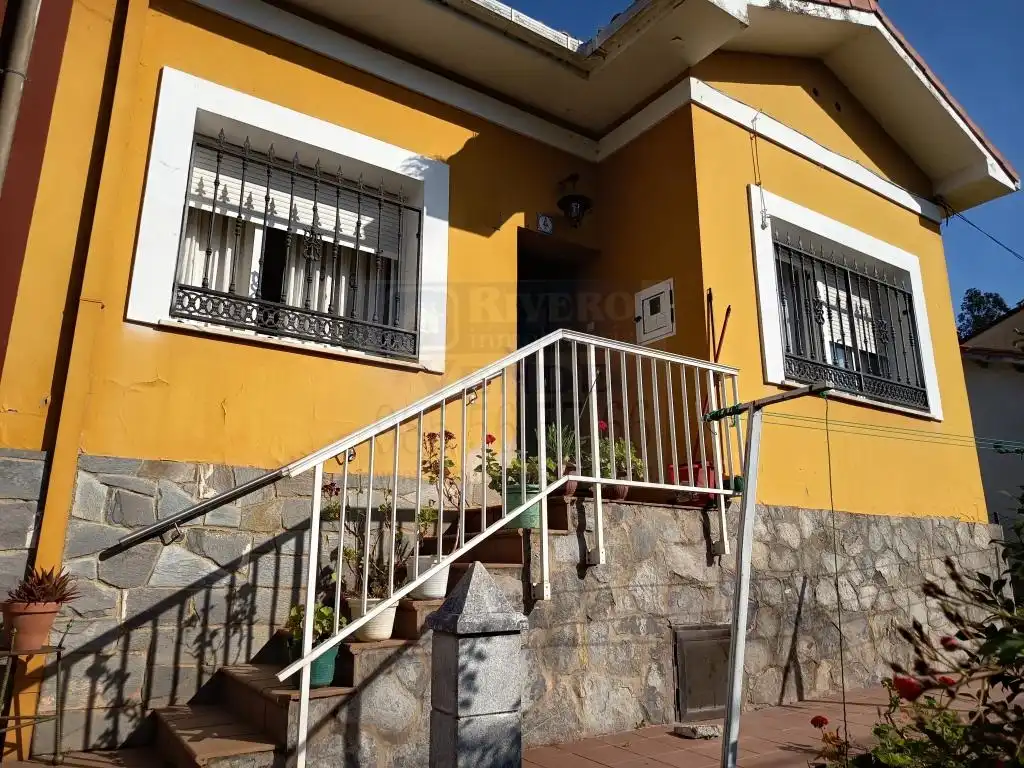 Exterior view of Houses for sale in Avilés  with Furnished