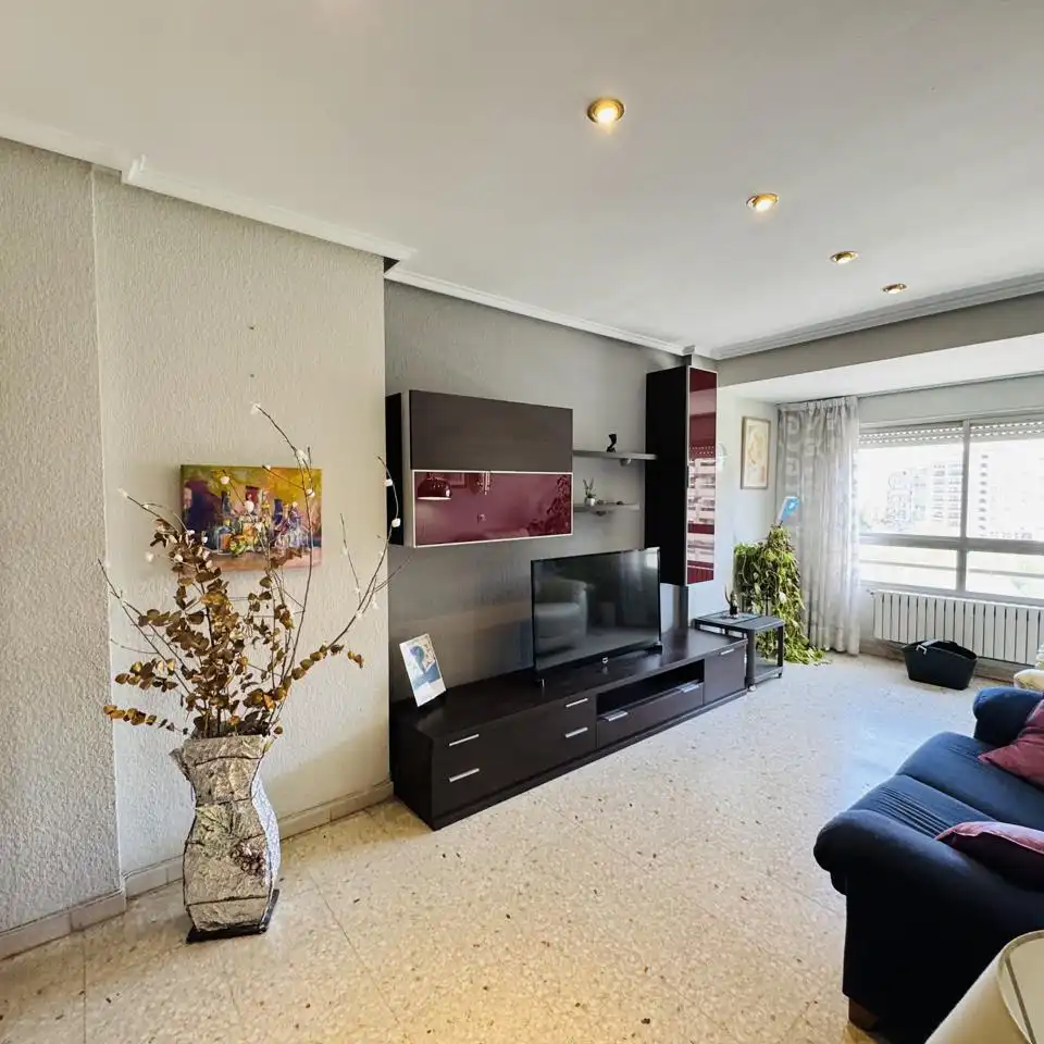 Flat for sale in De Cesáreo Alierta, La Granja
