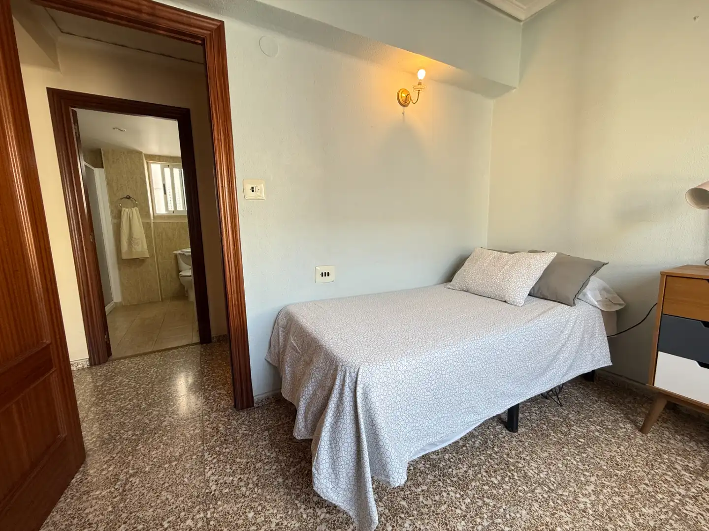 Habitación de Piso en venta en Castellón de la Plana / Castelló de la Plana con Balcón