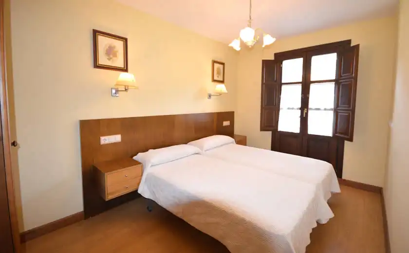 Habitación de Apartamento de alquiler en Llanes con Calefacción, Terraza y Amueblado