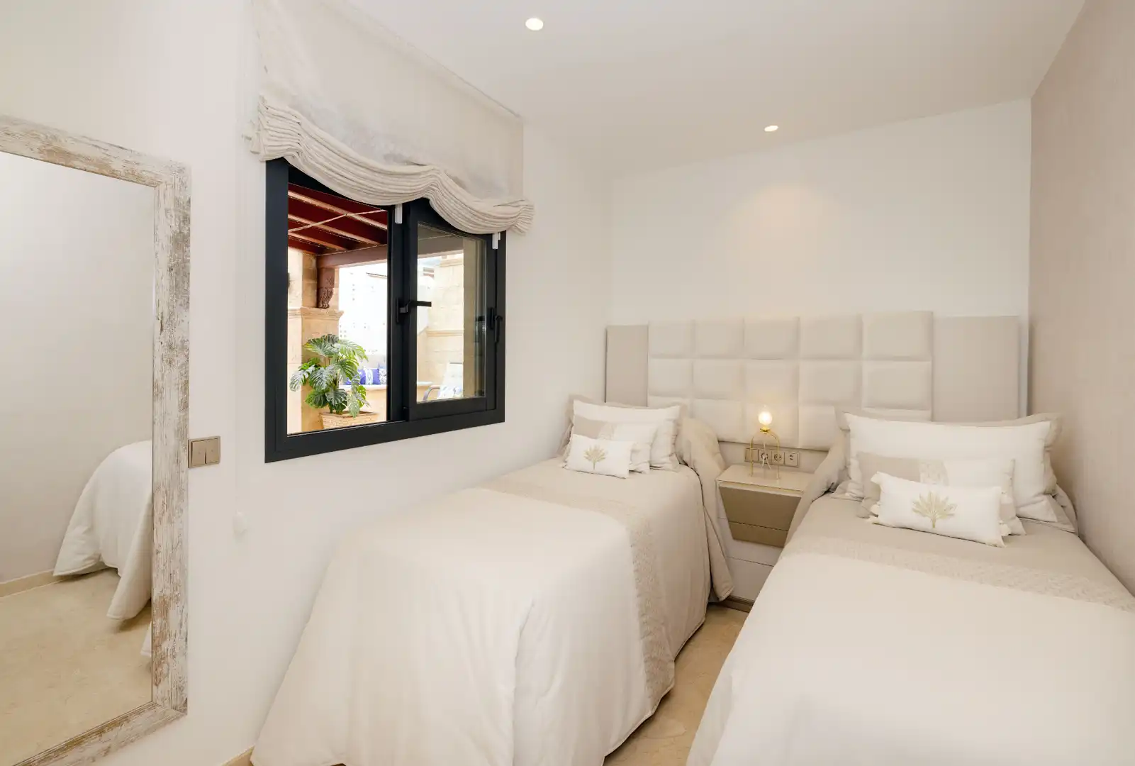 Habitación de Ático en venta en Marbella con Aire acondicionado, Calefacción y Terraza