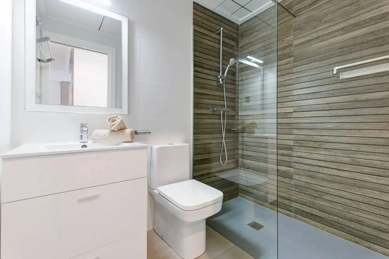 Bany de Apartament en venda en Pilar de la Horadada amb Aire condicionat, Jardí privat i Piscina