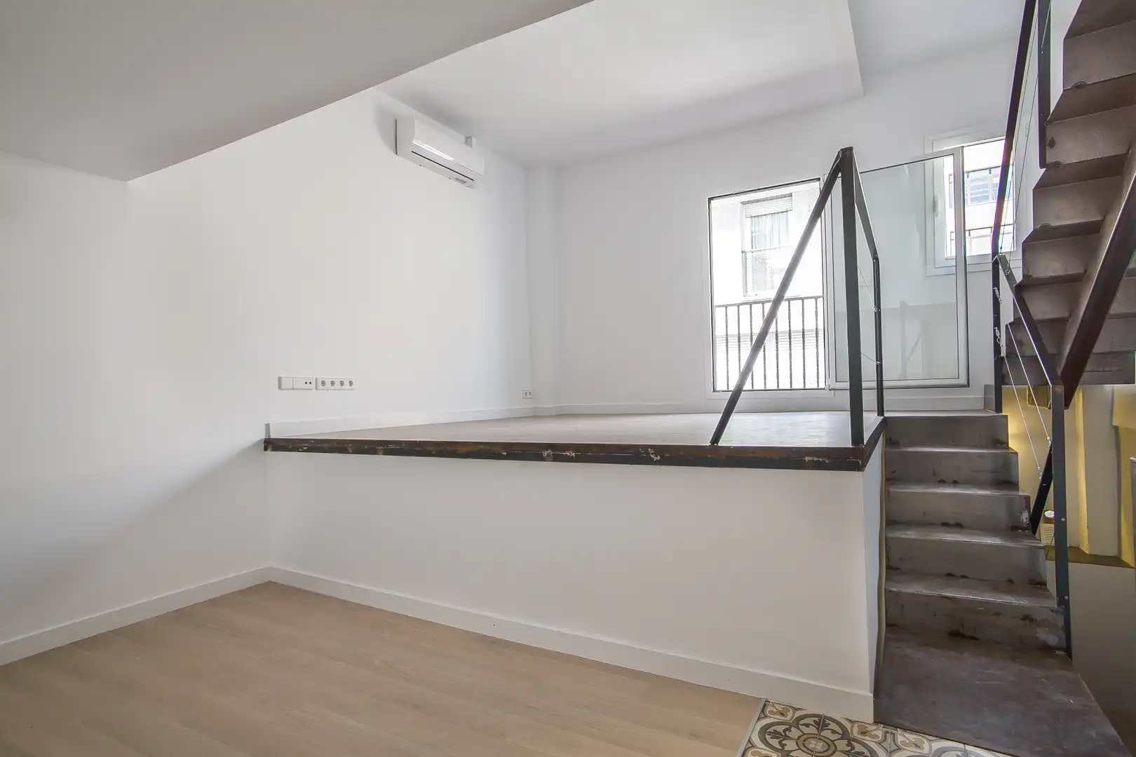 Buildings for sale in Passatge Klein, Provençals del Poblenou
