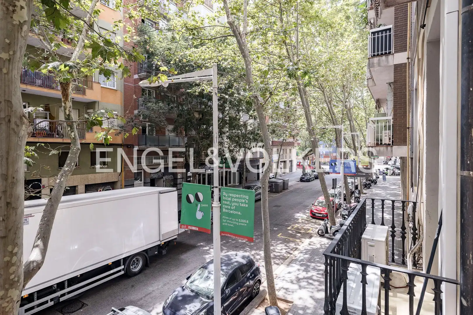 Vista exterior de Pis en venda en Barcelona amb Aire condicionat, Calefacció i Parquet