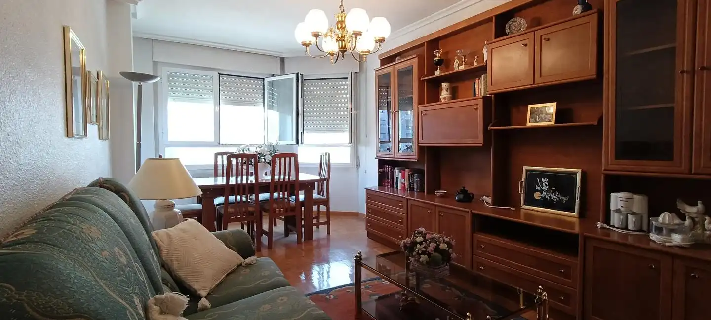 Sala de estar de Apartamento en venta en León Capital  con Calefacción, Parquet y Terraza