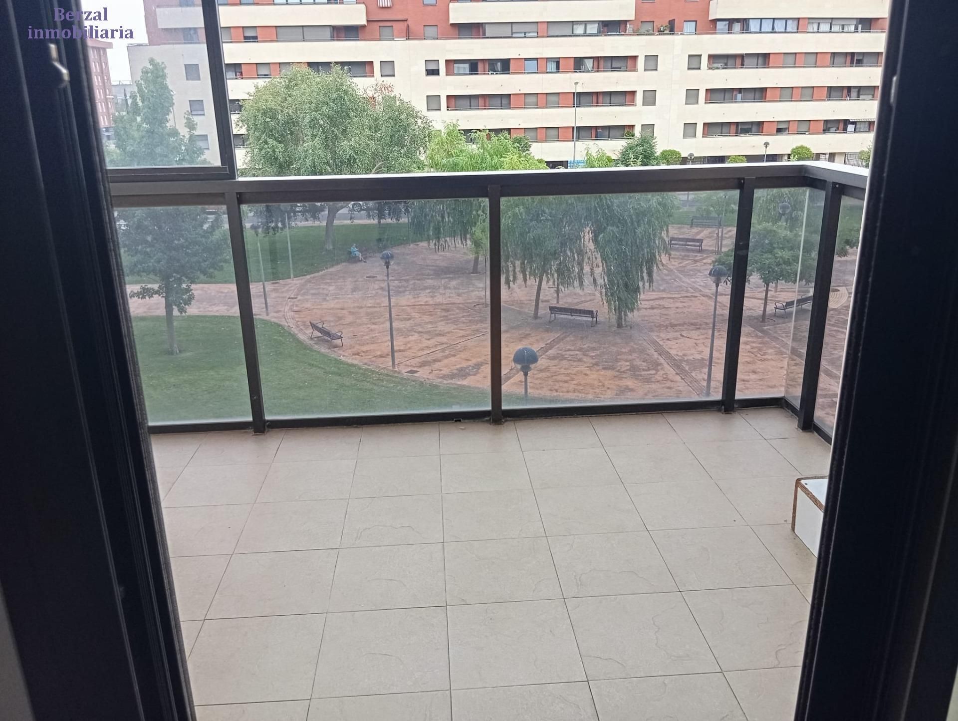 Terrassa de Pis en venda en  Logroño amb Calefacció, Jardí privat i Terrassa