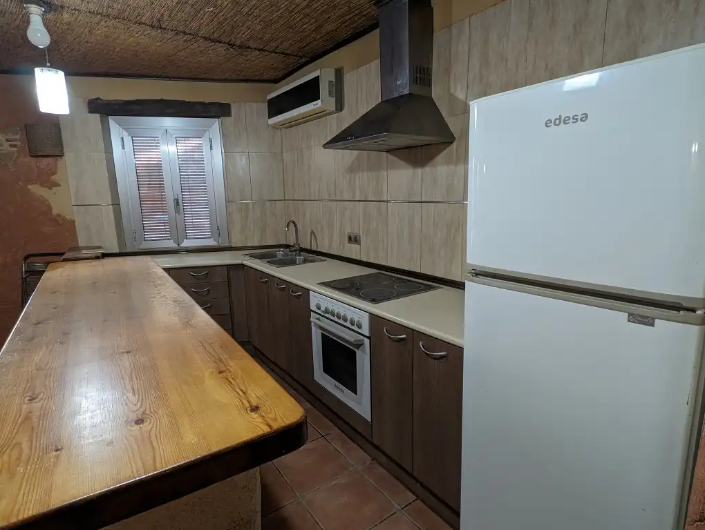 Kitchen of Houses for sale in Cretas  with Terrace, Storage room and Balcony