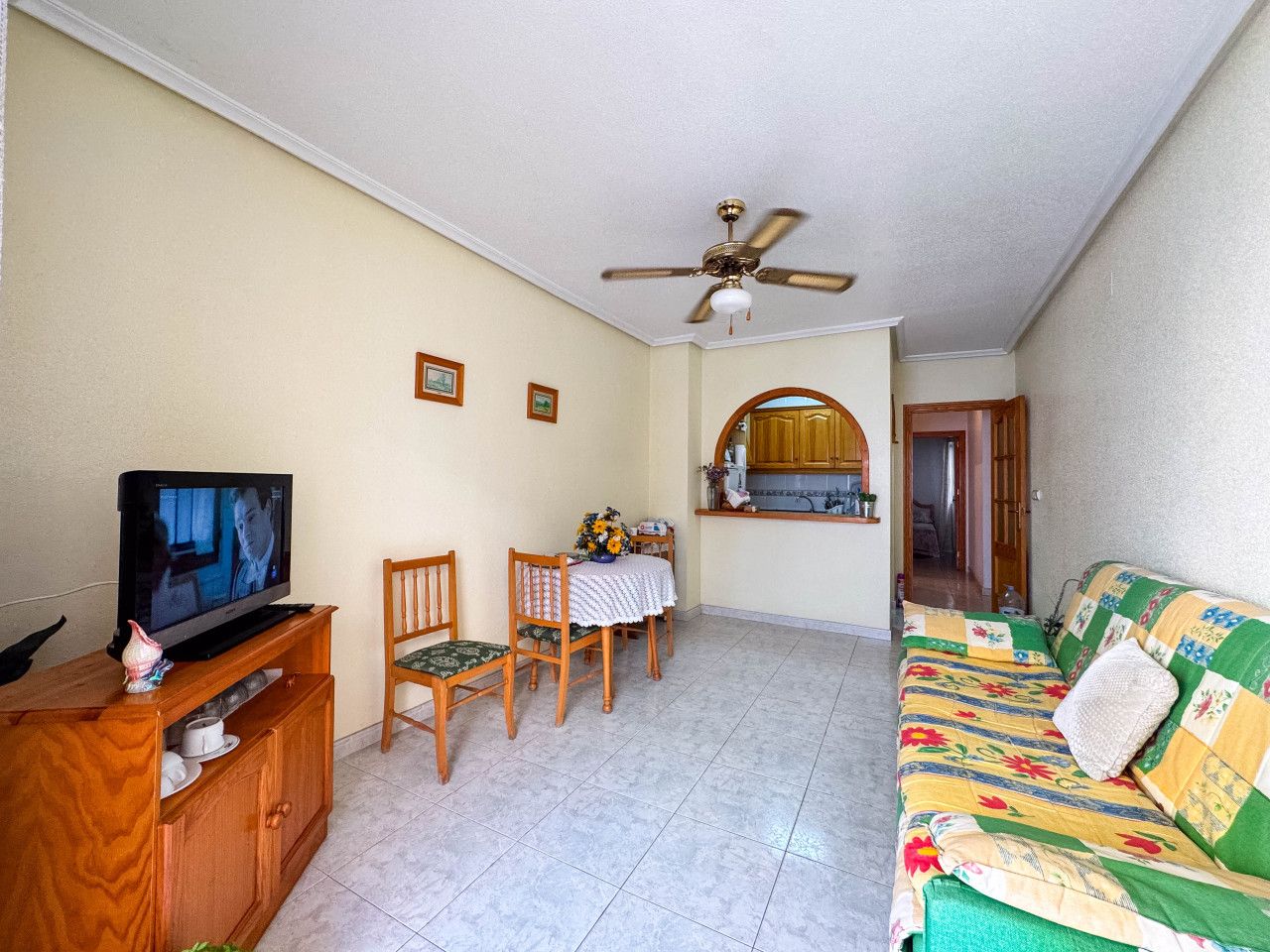 Sala de estar de Apartamento en venta en Torrevieja con Aire acondicionado, Calefacción y Terraza