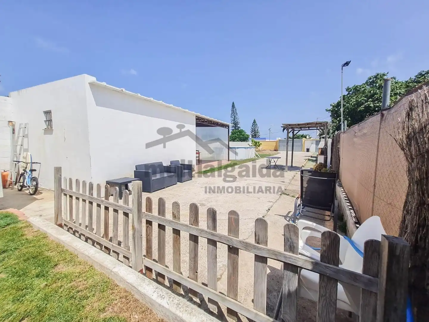 Vista exterior de Finca rústica en venta en Chipiona con Trastero y Piscina