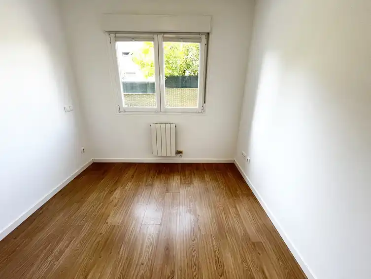 Bedroom of Flat for rent in Las Rozas de Madrid  with Air Conditioner, Heating and Private garden