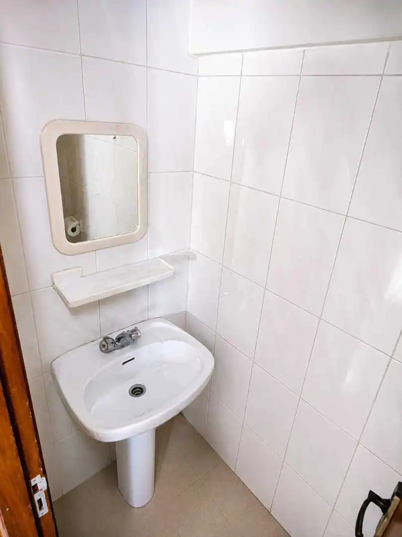 Business premises to rent in Calle General Castañeda, imagen 10