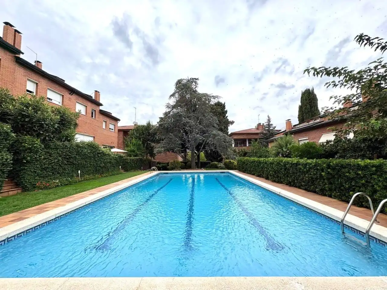Adossat amb piscina en venda a L'Eixample, imagen 2