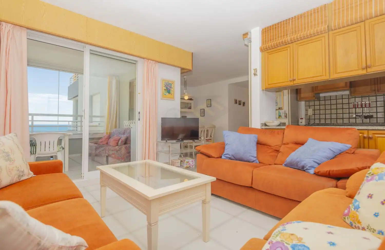 Sala de estar de Apartamento en venta en Calpe / Calp con Terraza y Piscina comunitaria