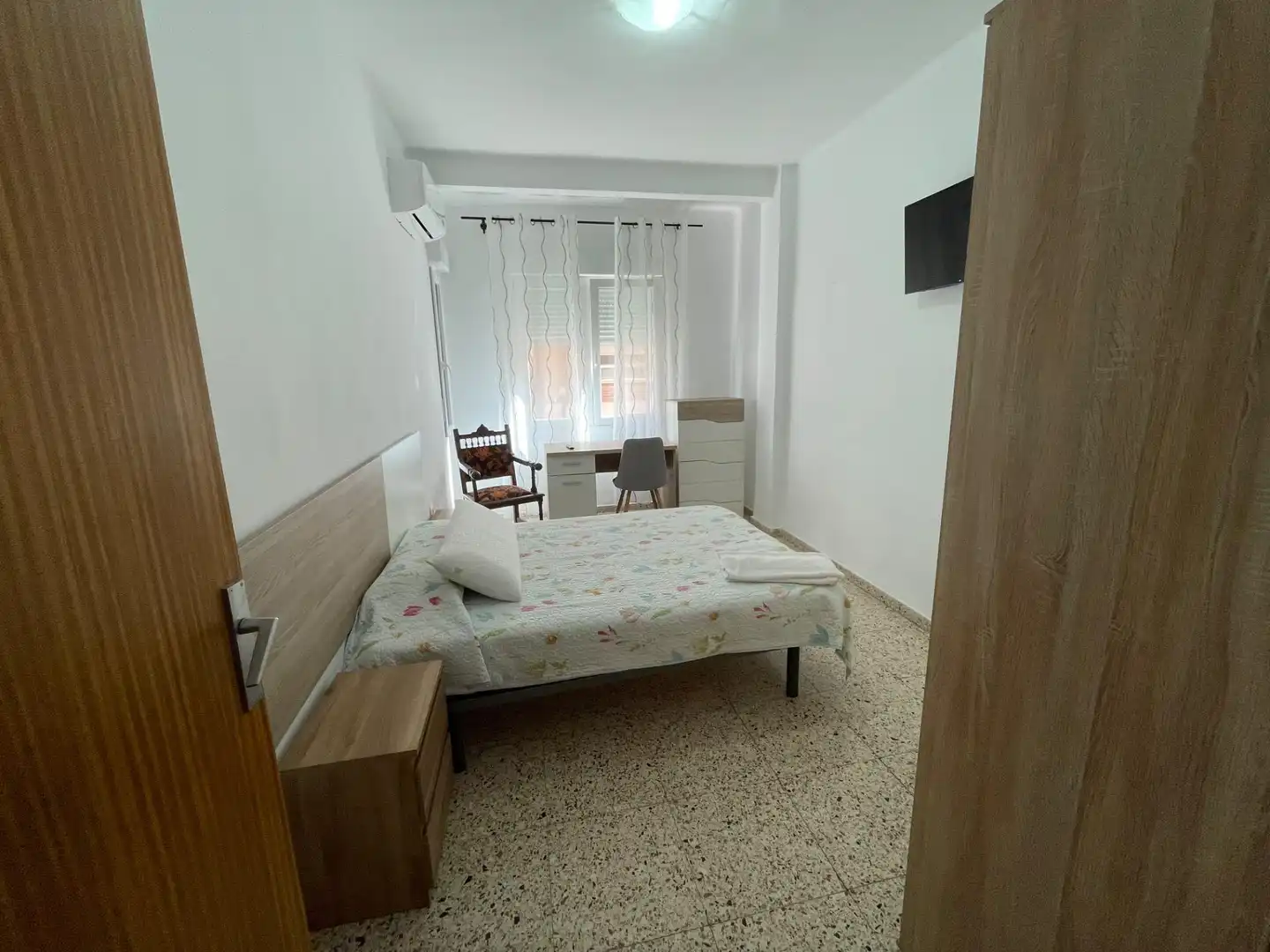 Dormitori de Pis de lloguer en Albacete amb Aire condicionat, Calefacció i Moblat