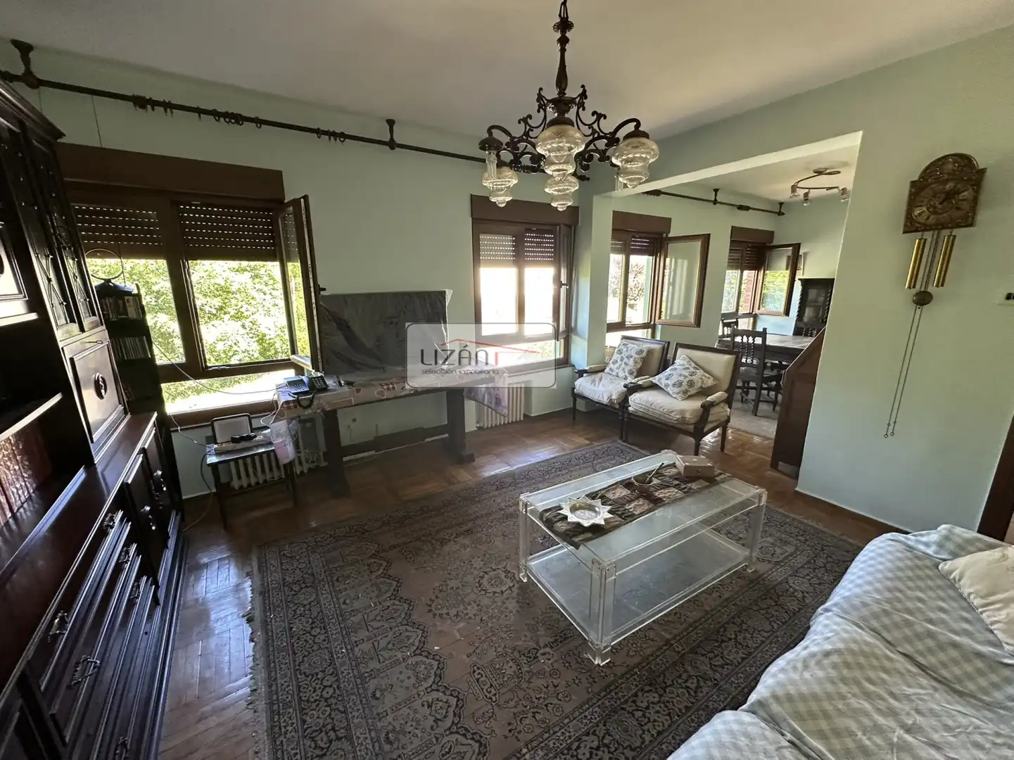 Sala d'estar de Casa o xalet en venda en Siero amb Calefacció i Parquet