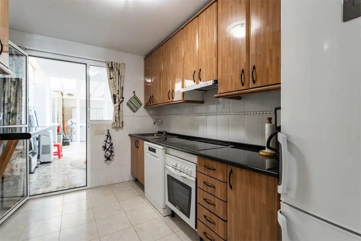 Küche von Wohnungen zum Verkauf in Fuengirola mit Klimaanlage, Heizung und Terrasse