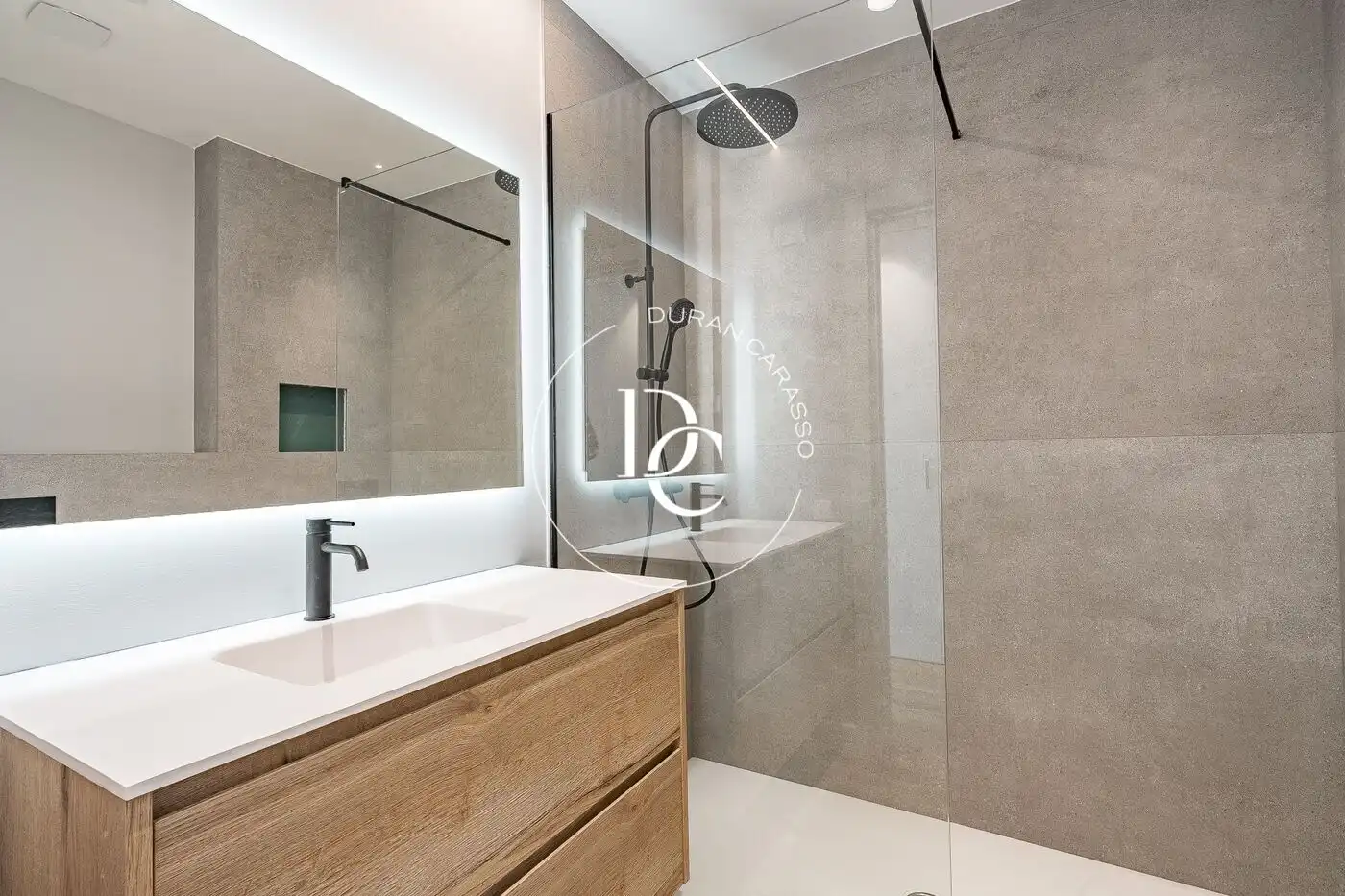 Bathroom of Houses for sale in Sitges  with Air Conditioner, Private garden and Terrace