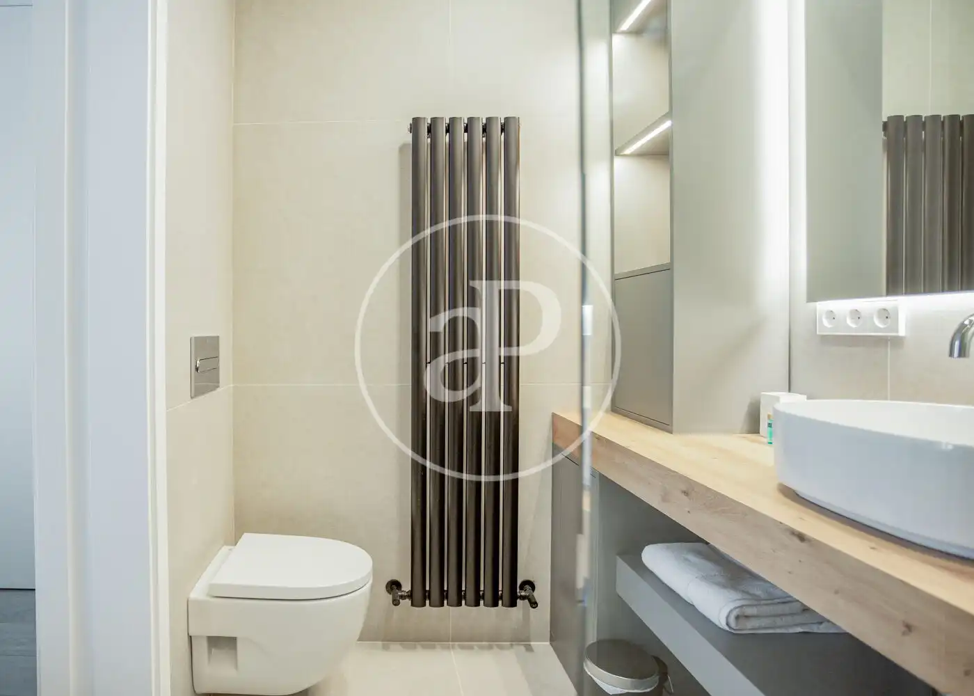Badezimmer von Wohnung zur Miete in Barrio de Salamanca