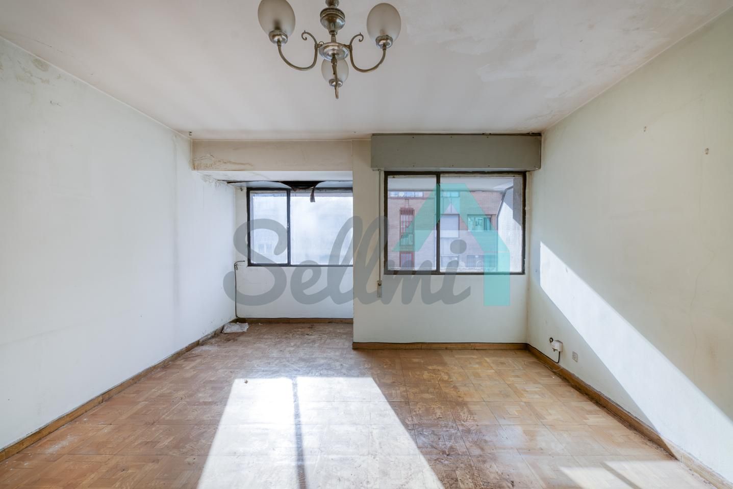 Living room of Flat for sale in Oviedo   with Parquet flooring and Terrace