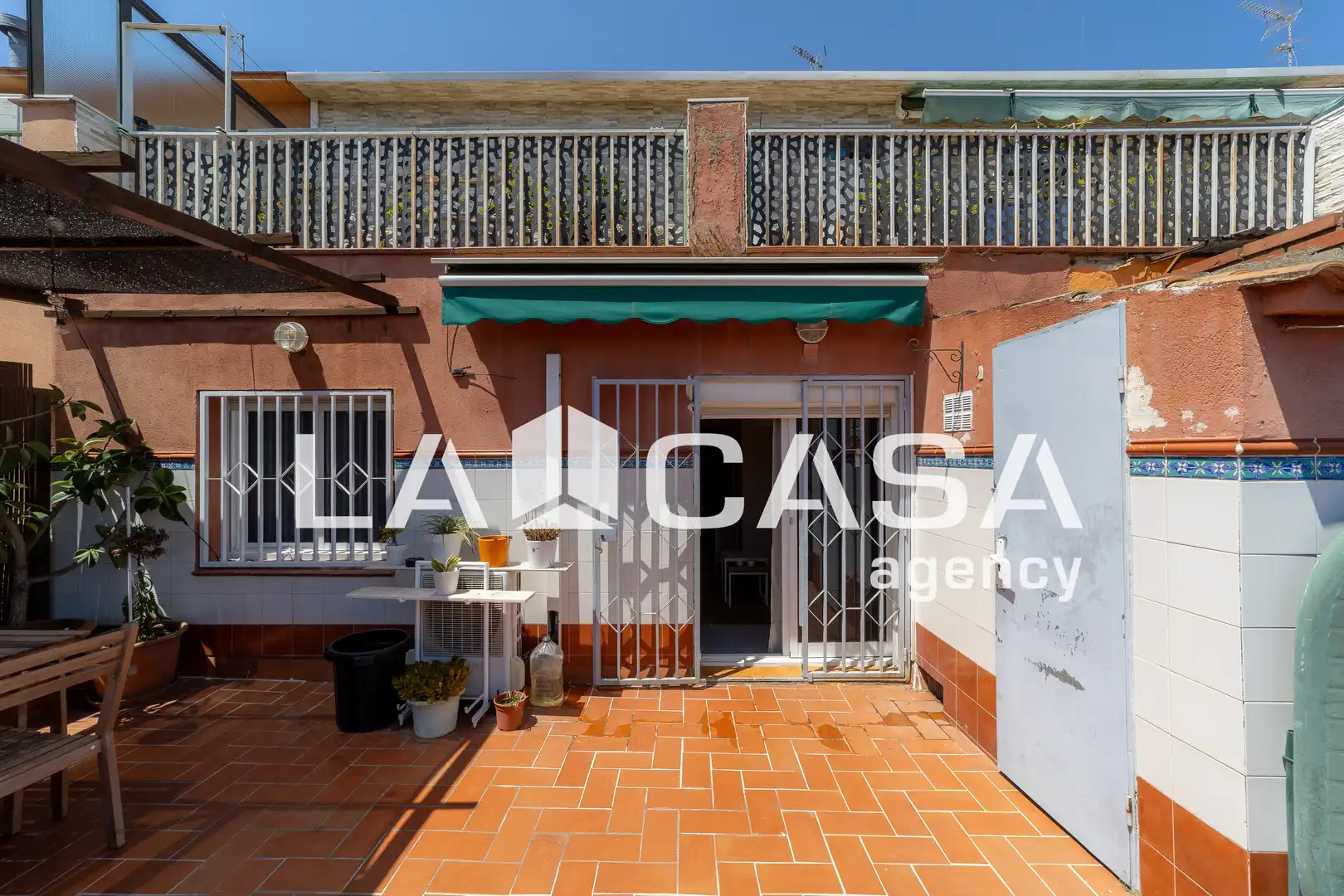 Vista exterior de Àtic en venda en Barcelona amb Terrassa i Traster