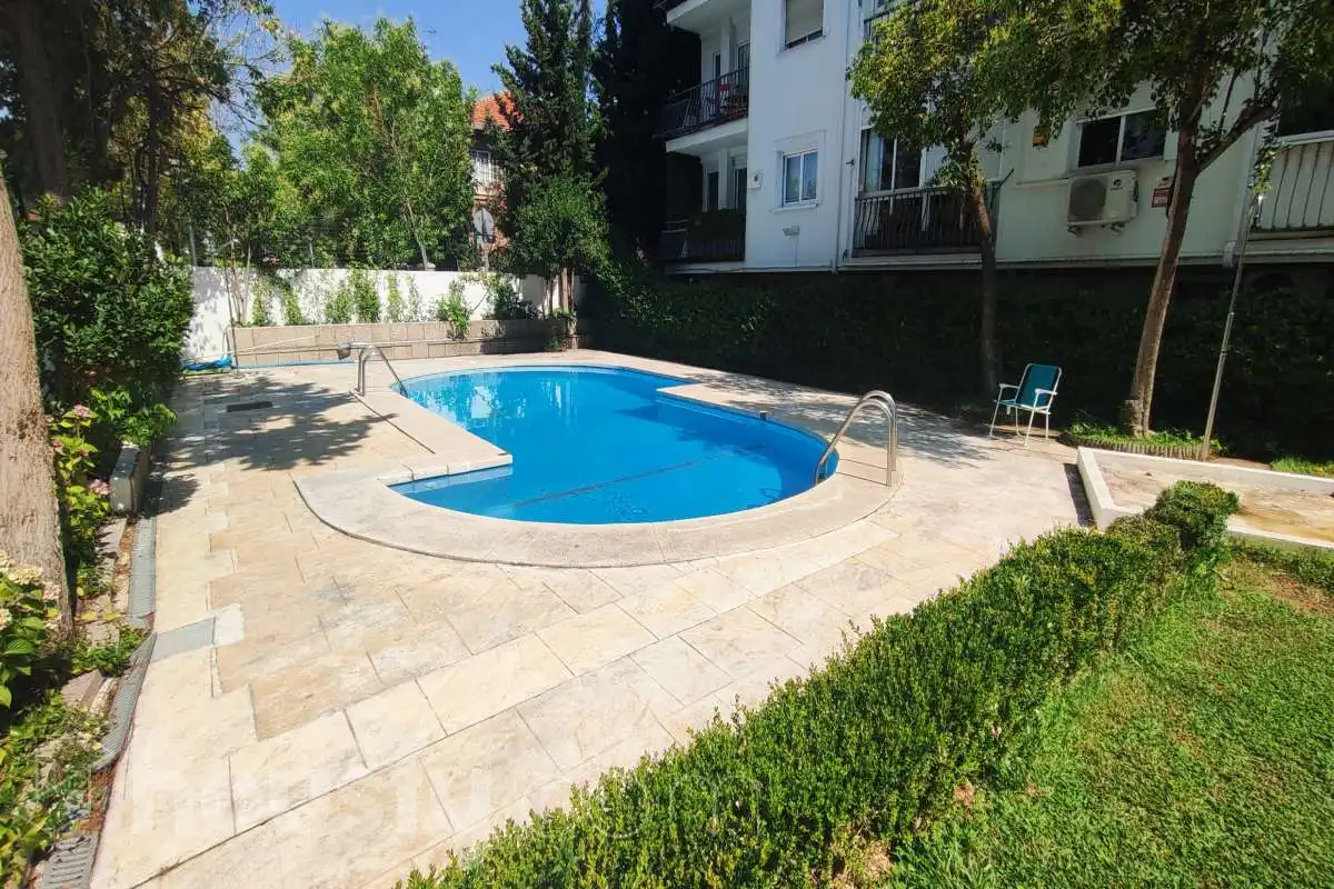 Swimming pool of Flat for rent in Madrid  with Air Conditioner, Heating and Parquet flooring