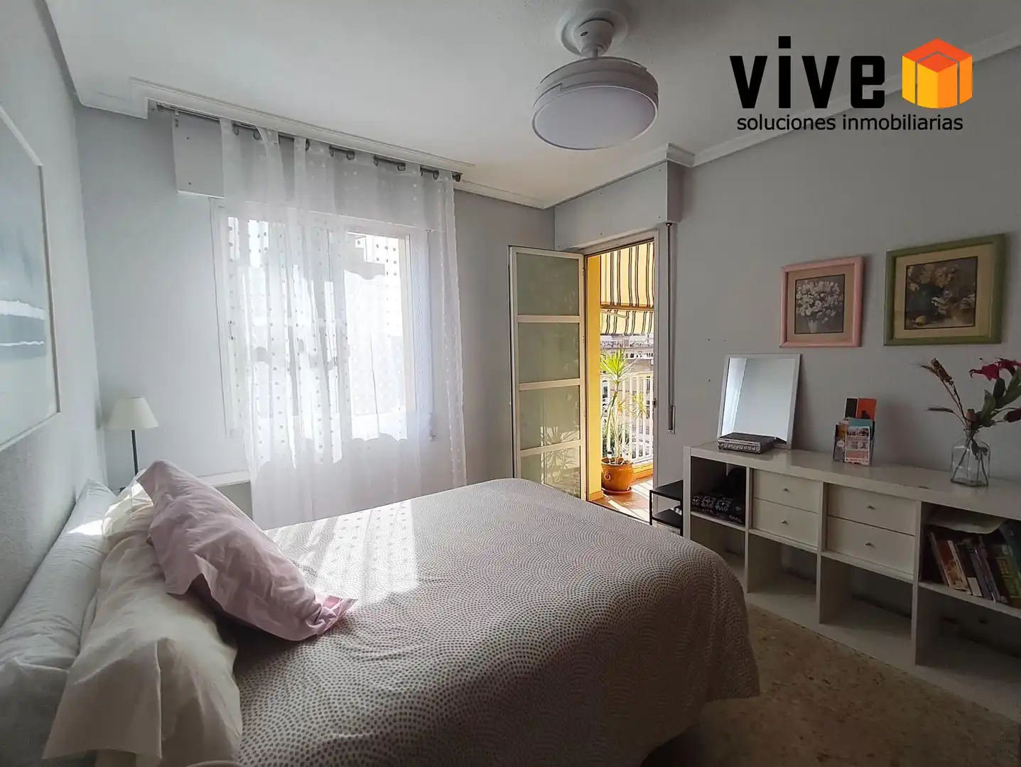 Bedroom of Flat for sale in Sevilla  with Air Conditioner and Terrace