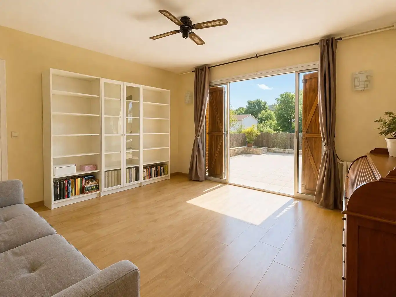 Sala d'estar de Casa o xalet en venda en Calafell amb Aire condicionat, Jardí privat i Terrassa