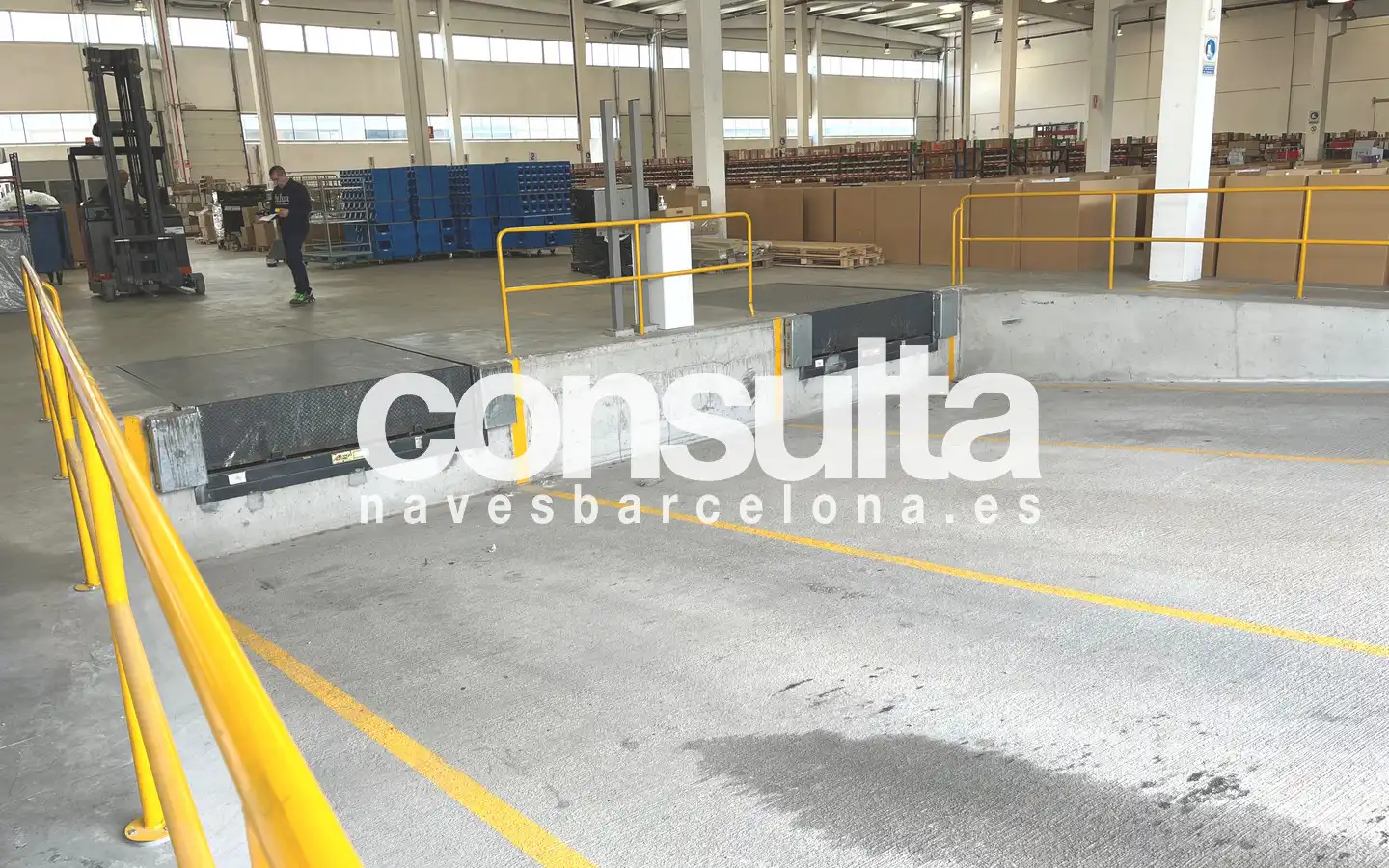 Nau industrial amb ascensor de lloguer a Carrer de la Física 17, imagen 3