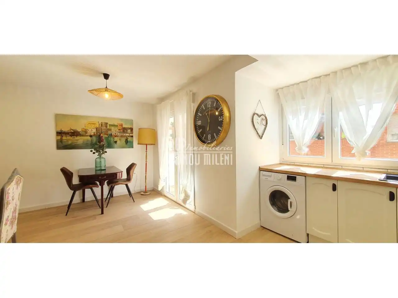 Habitación de Piso en venta en Silla con Amueblado y Balcón