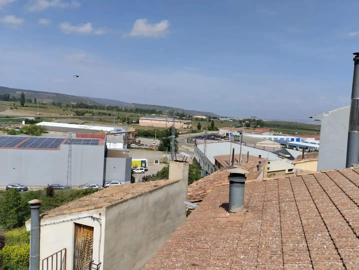 Vista exterior de Pis en venda en Entrena amb Calefacció i Terrassa
