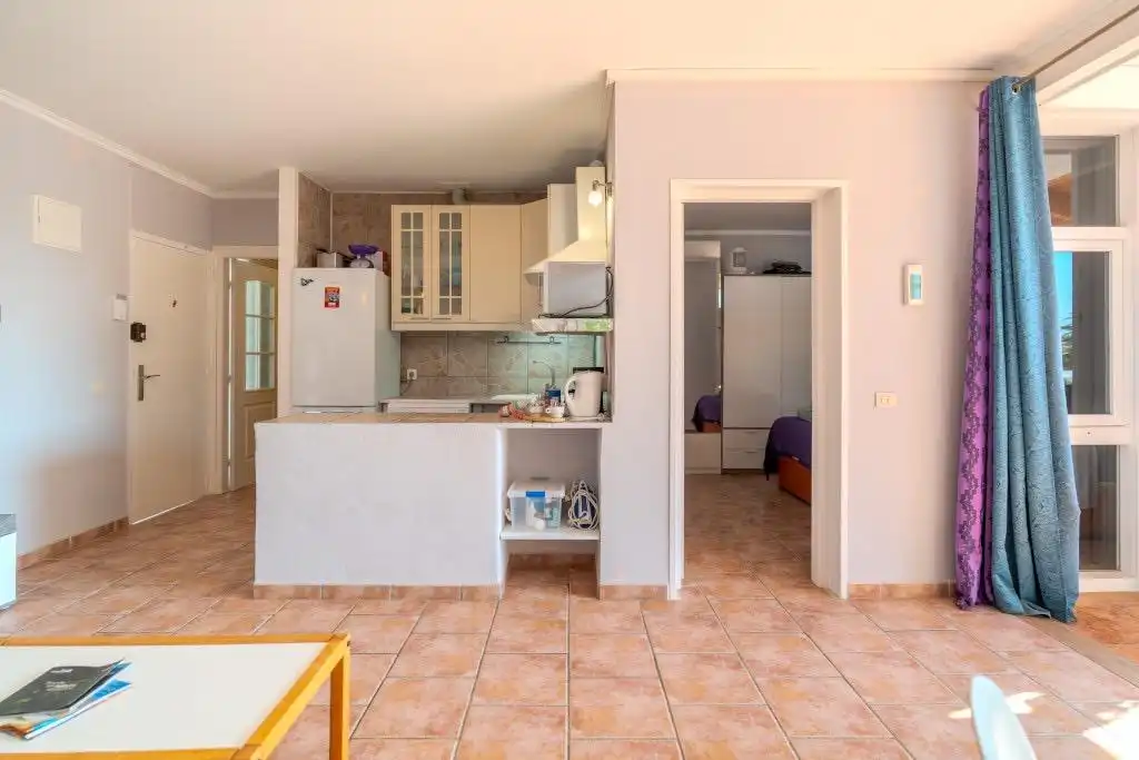 Küche von Wohnungen zum Verkauf in Arona mit Privatgarten, Terrasse und Möbliert