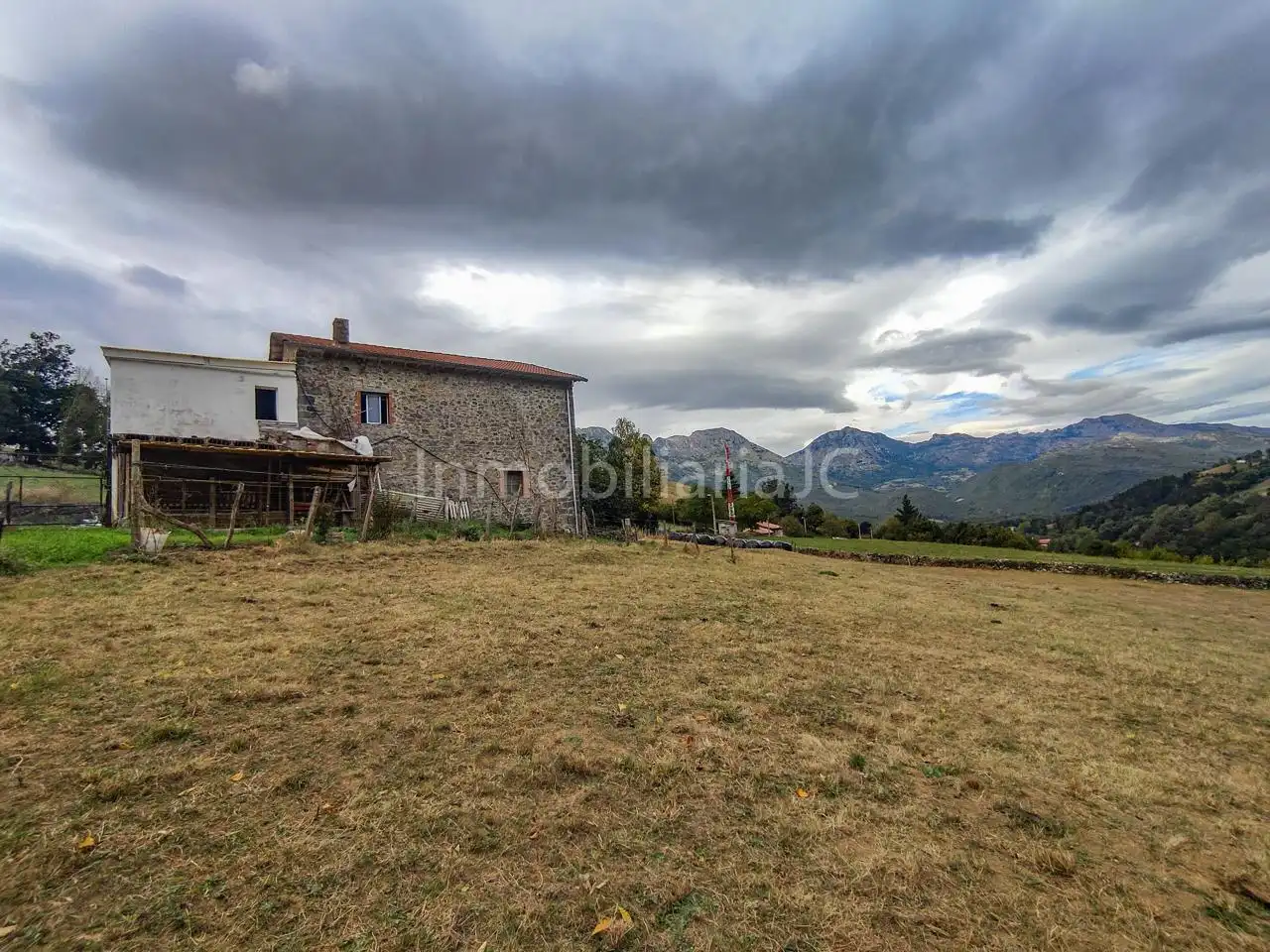 Casa rústica en venta en Ramales de la Victoria, imagen 3