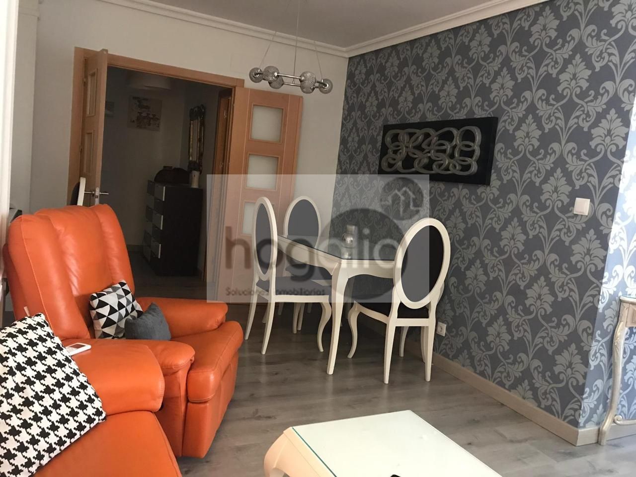 Living room of Flat to rent in  Sevilla Capital  with Air Conditioner, Terrace and Furnished