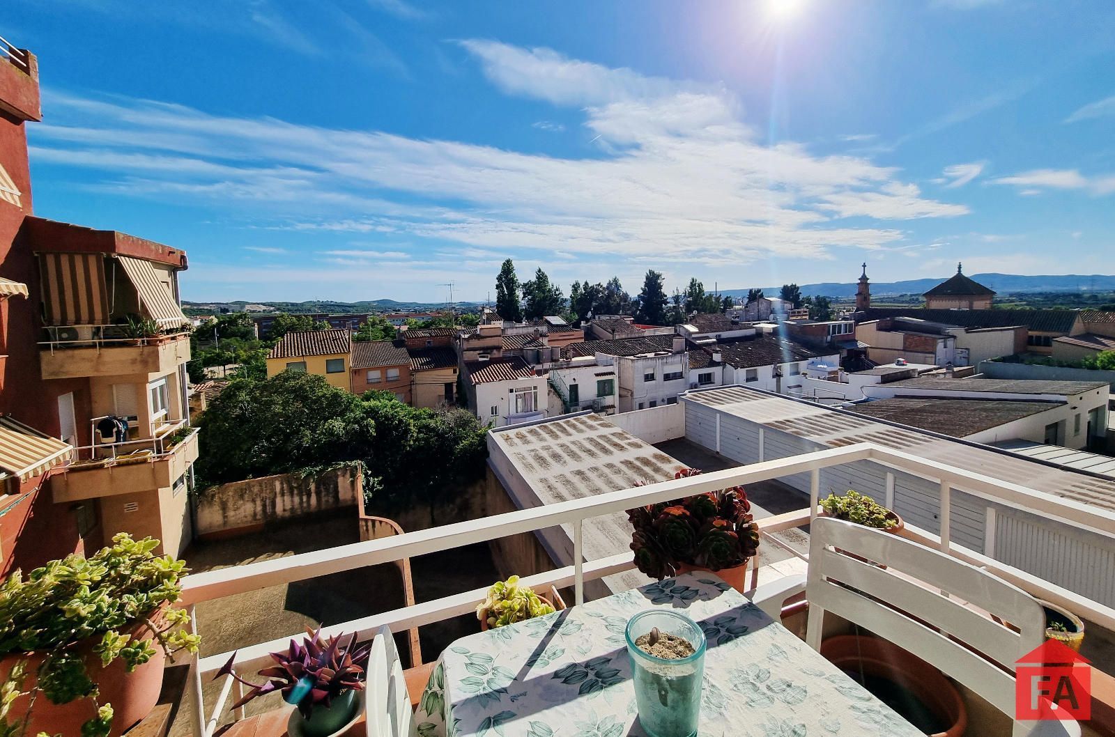 Vista exterior de Piso en venta en L'Arboç con Calefacción, Parquet y Terraza