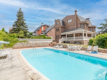 Chalet con balcón en venta en Norte