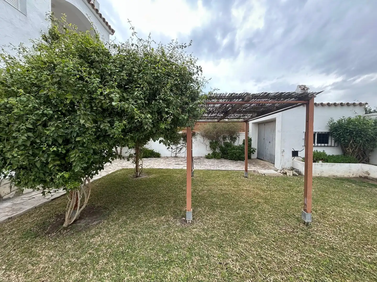 Vista exterior de Finca rústica en venda en Barbate amb Jardí privat, Terrassa i Traster