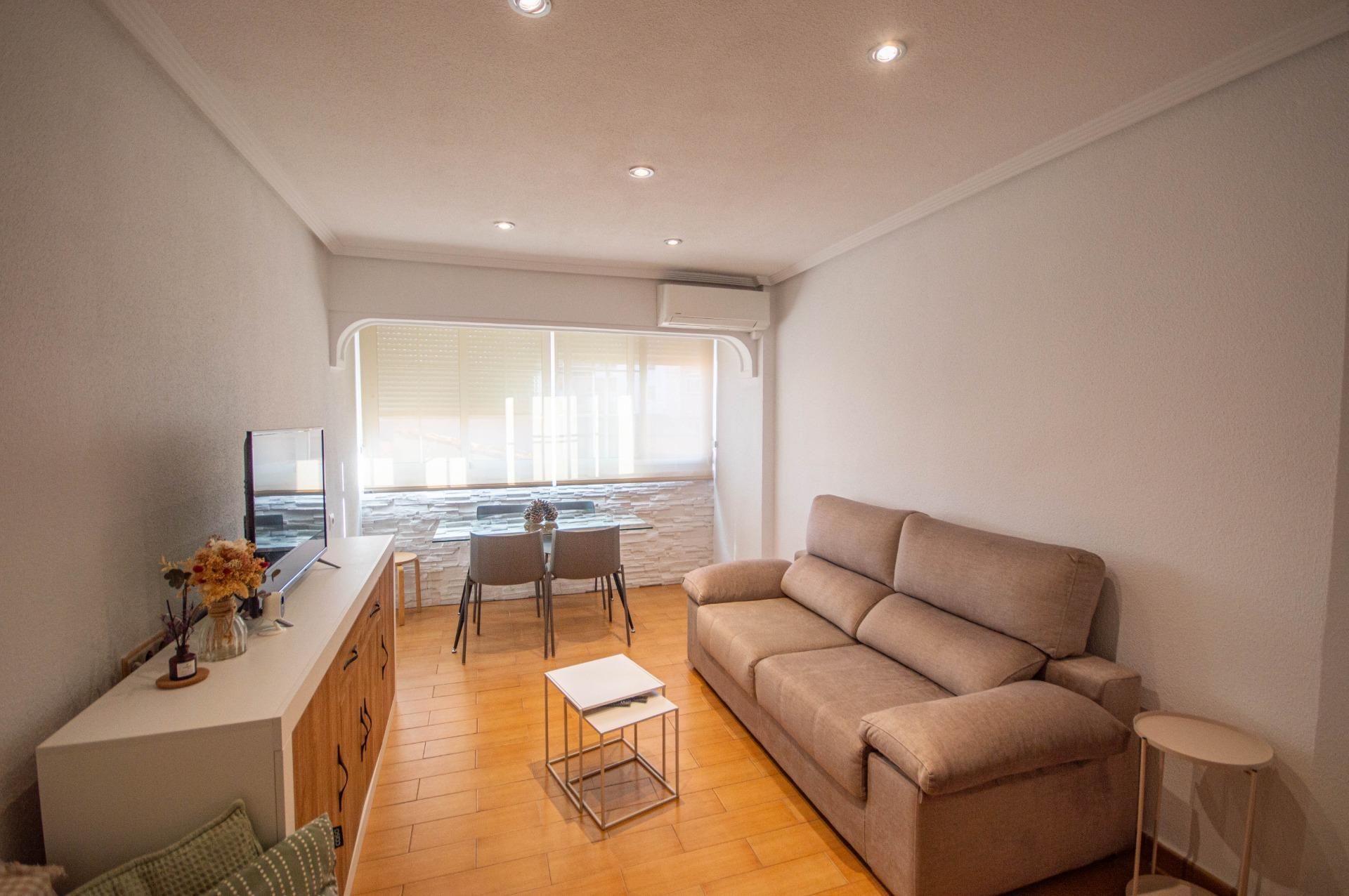Sala de estar de Piso de alquiler en Elda con Aire acondicionado