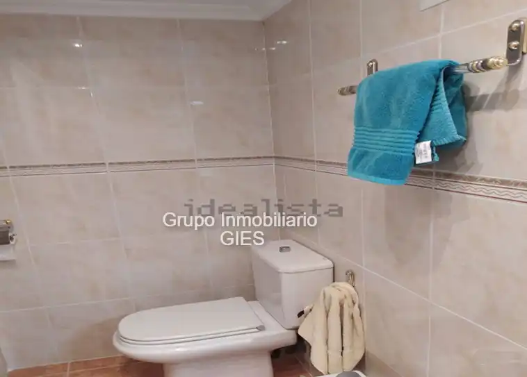 Baño de Apartamento en venta en Valencia con Aire acondicionado, Calefacción y Horno