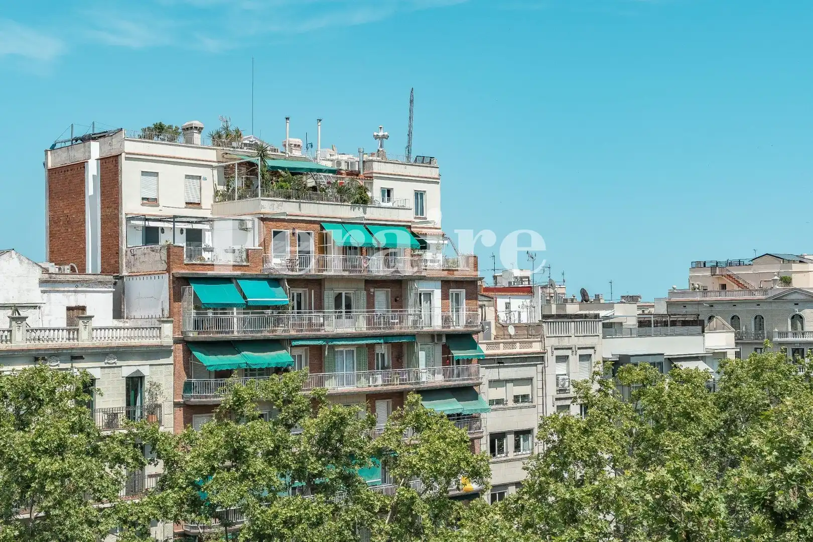 Außenansicht von Wohnung zum Verkauf in Barcelona mit Klimaanlage, Heizung und Parkett