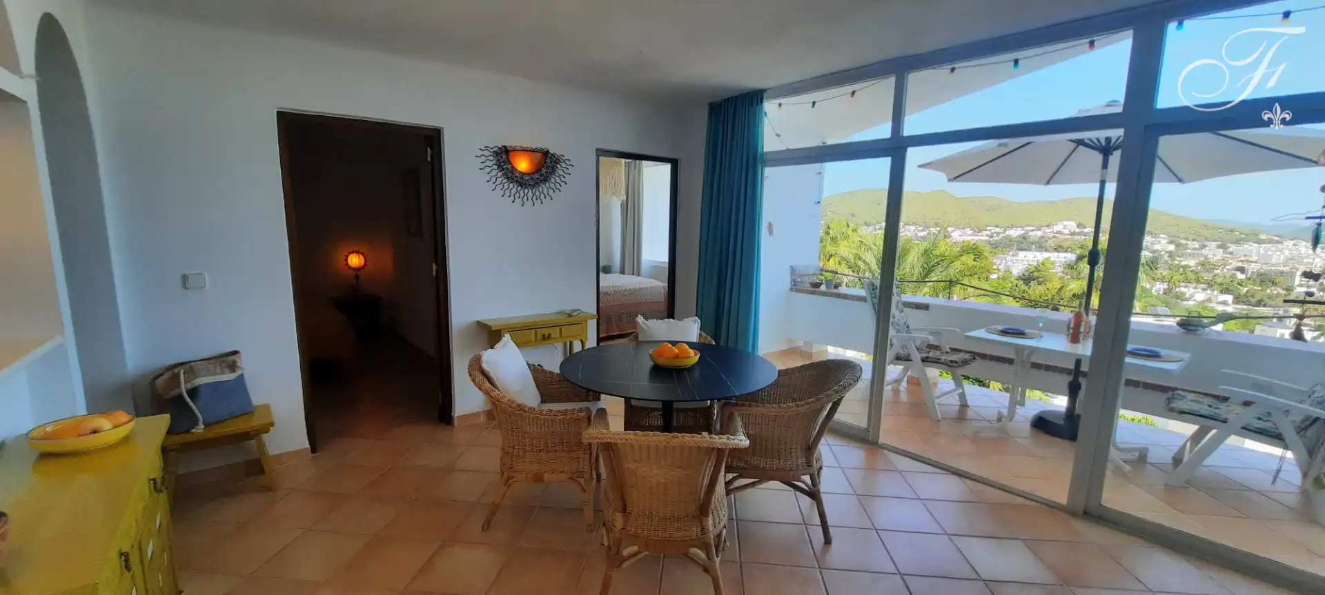 Comedor de Piso en venta en Santa Eulària des Riu con Aire acondicionado y Piscina comunitaria