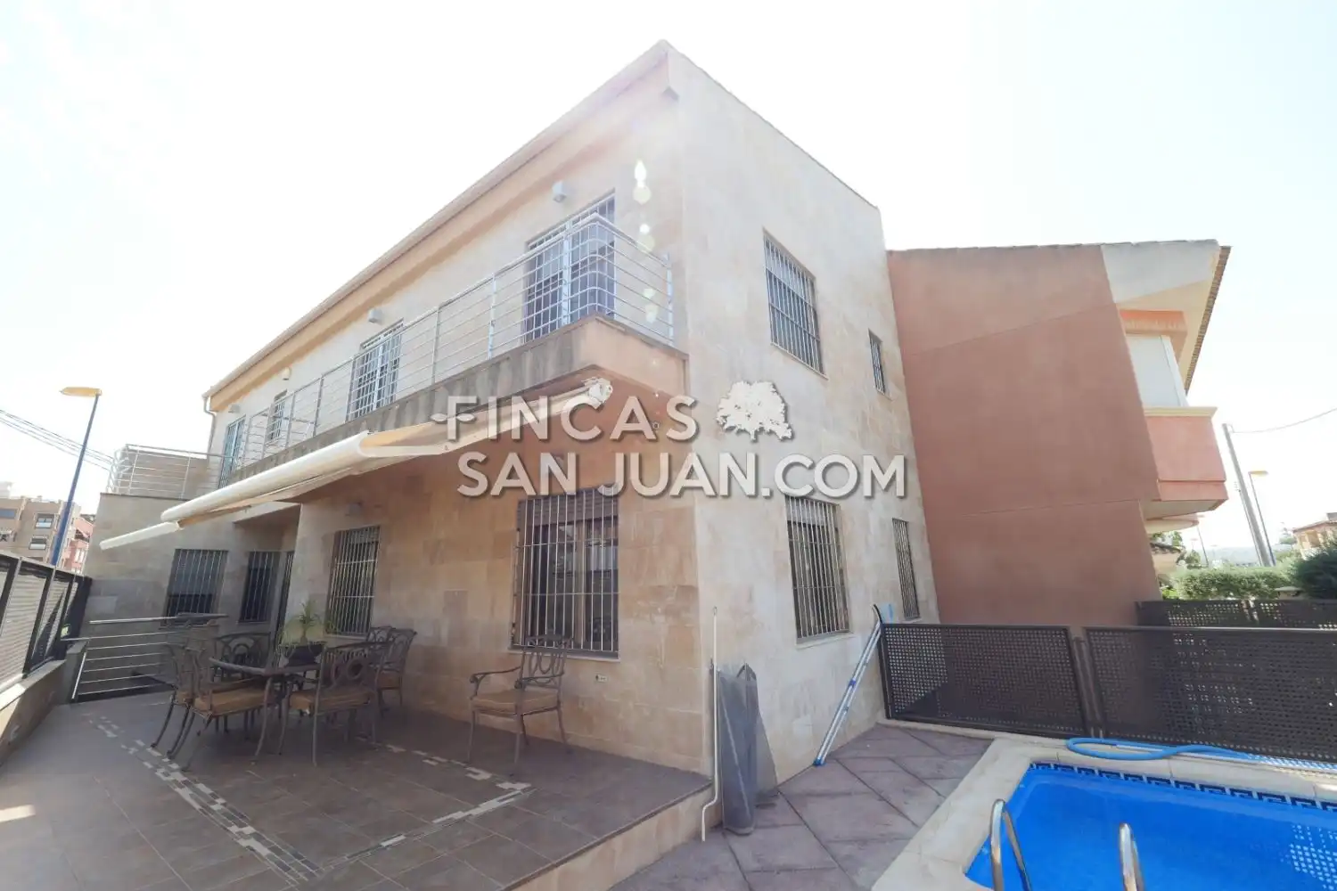 Vista exterior de Casa o xalet en venda en Orihuela amb Jardí privat, Terrassa i Traster