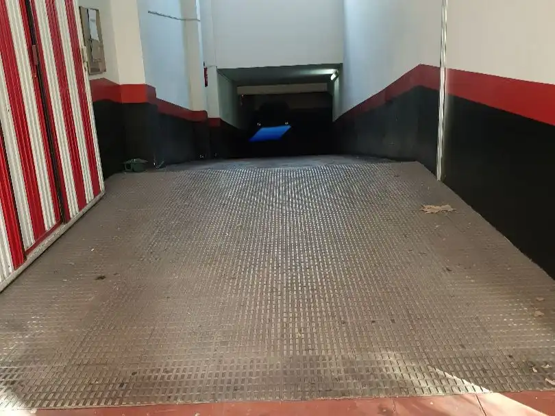 Parking of Garage for rent in  Logroño