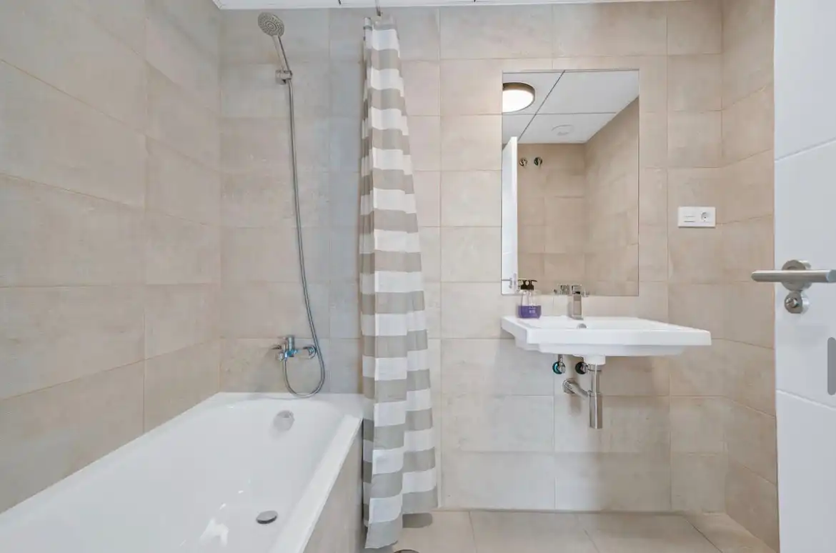 Bathroom of Flat for sale in Mijas  with Air Conditioner, Terrace and Furnished