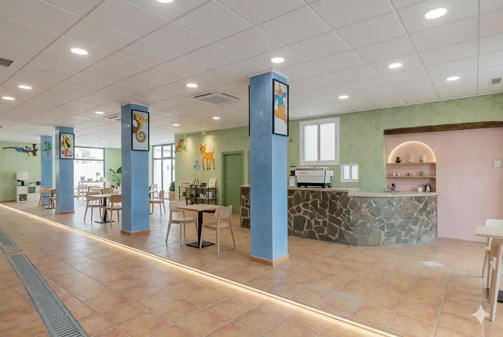 Business premises for sale in C/ Angel Nieto, imagen 2