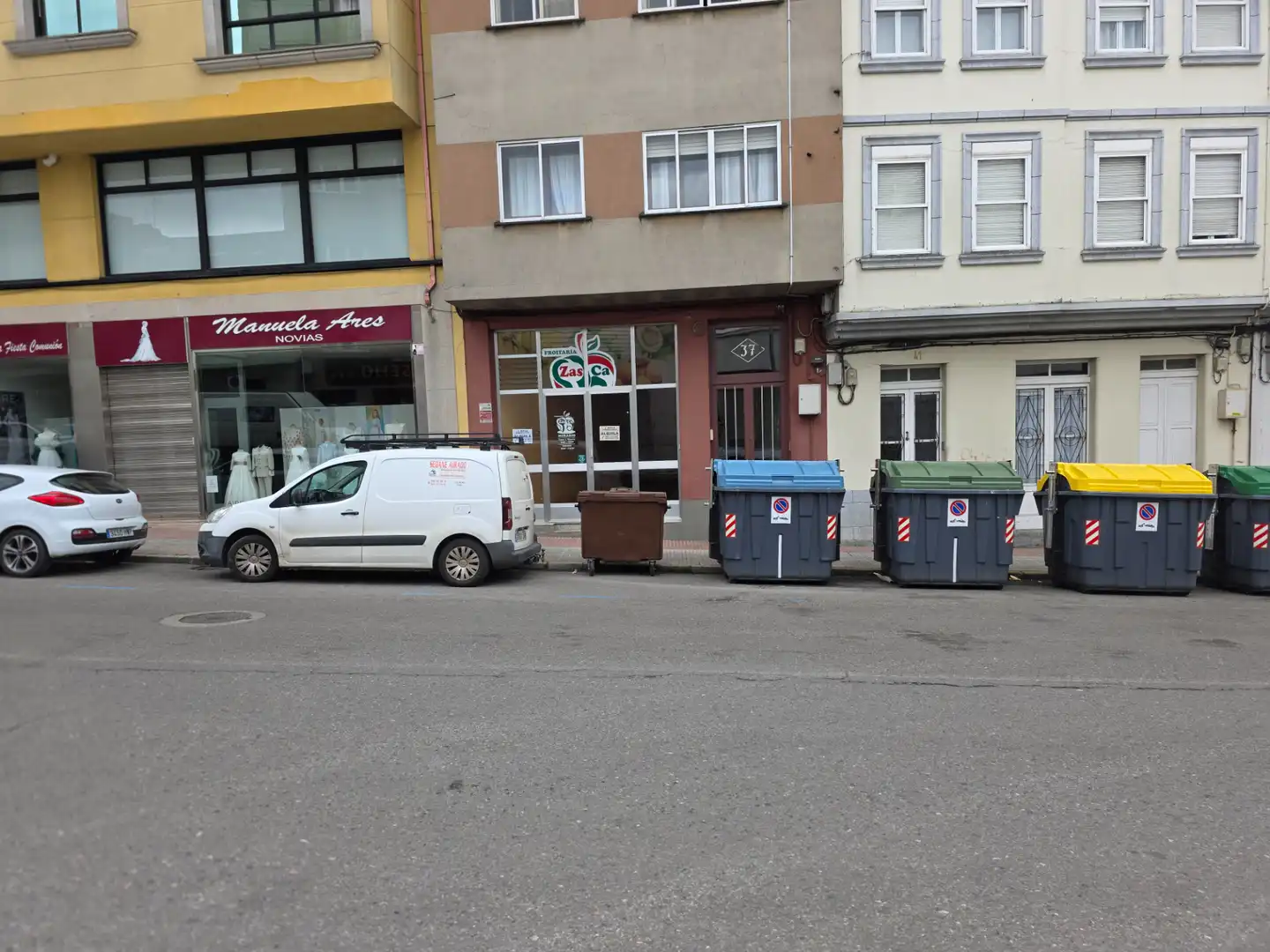 Local commercial à louer à Rúa Plácido Peña 37