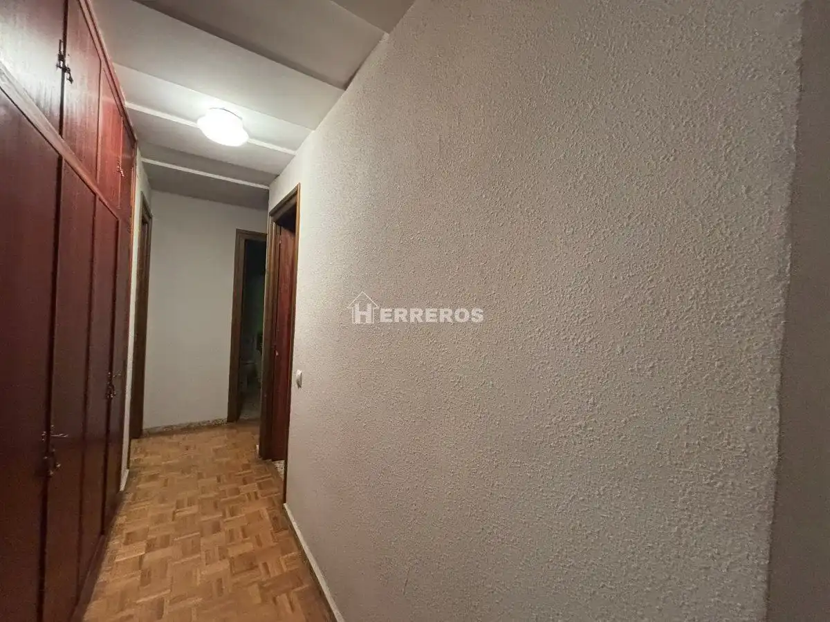 Piso en venta en  Logroño con Calefacción, Parquet y Terraza